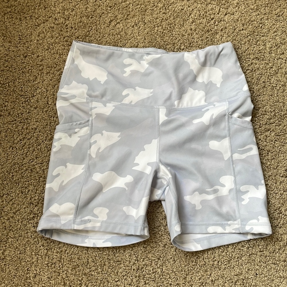 Size medium, yogalicious biker shorts